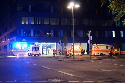 Mehrere Muelltonnen brennen in Sindelfingen in kurzer Zeit.